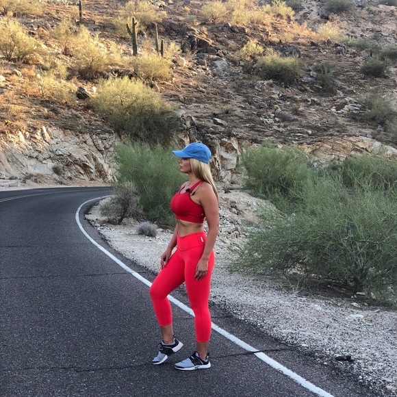 Meet your seller/Buyer 💋 - Picture 2 of 7